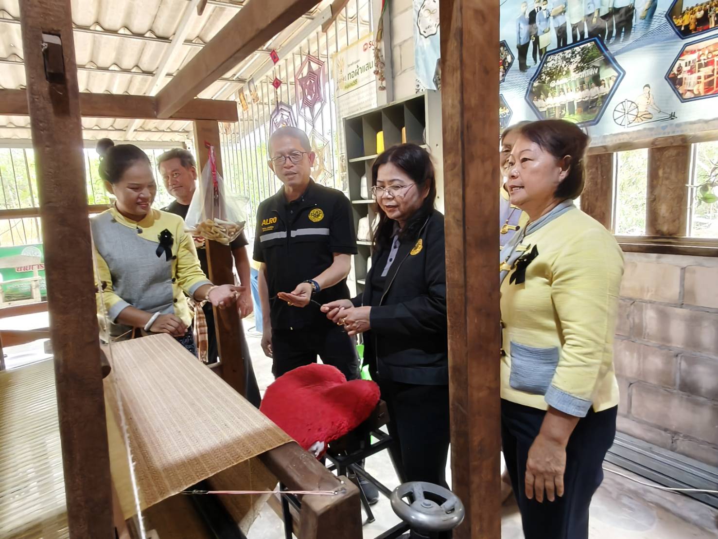 title - ผู้ตรวจราชการ ส.ป.ก. ร่วมประชุมคณะกรรมการจัดงานวันคล้ายวันสถาปนา ส.ป.ก. ครบรอบ 51 ปี ครั้งที่ 1/2569 ผ่านระบบประชุมทางไกลออนไลน์ โดย Application Zoom Meeting